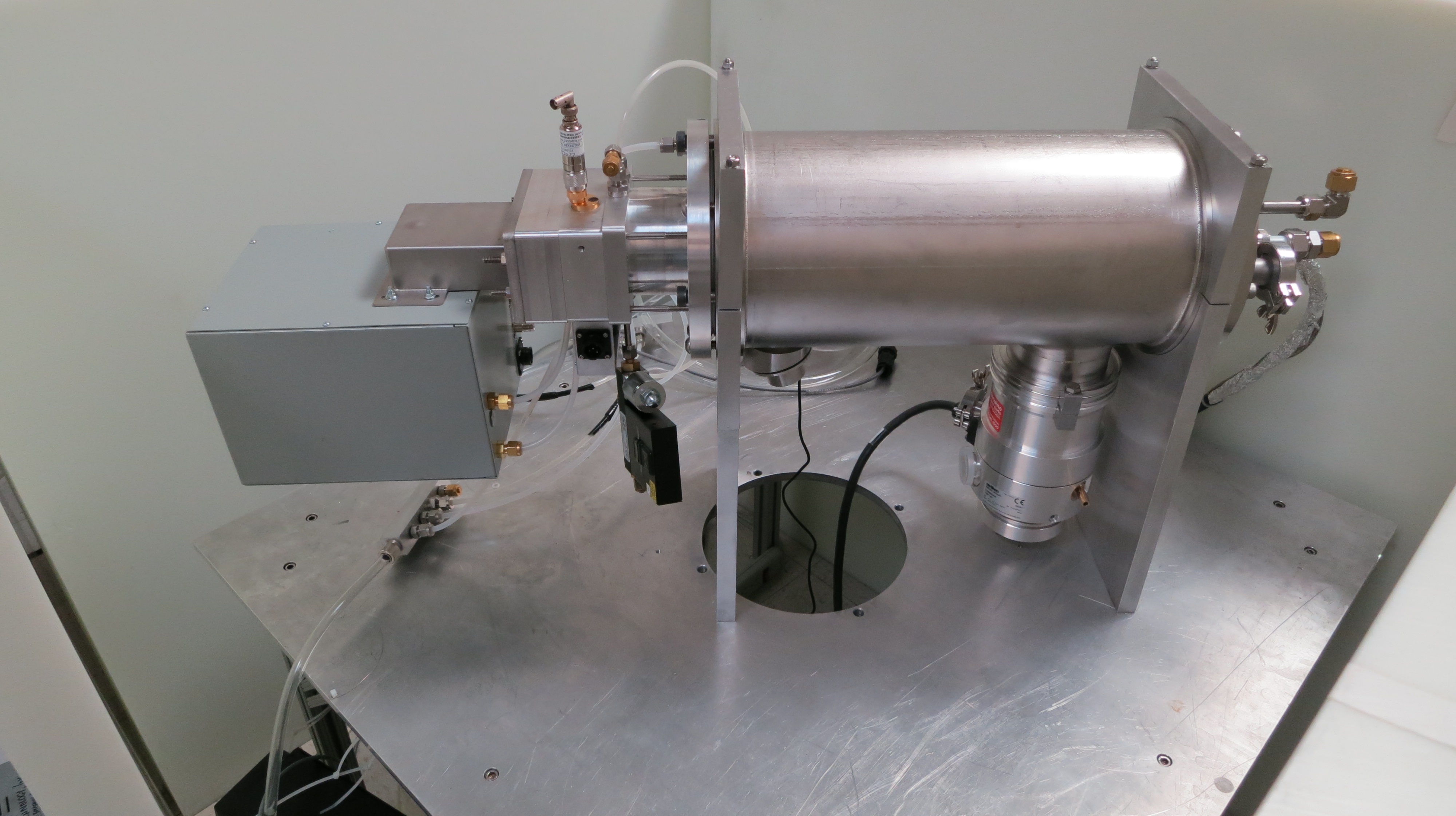 D-D Neutron Generator (2.45 MeV)