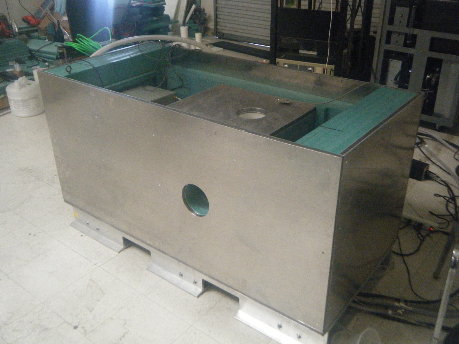 Shielded neutron generator, Adelphi Technology