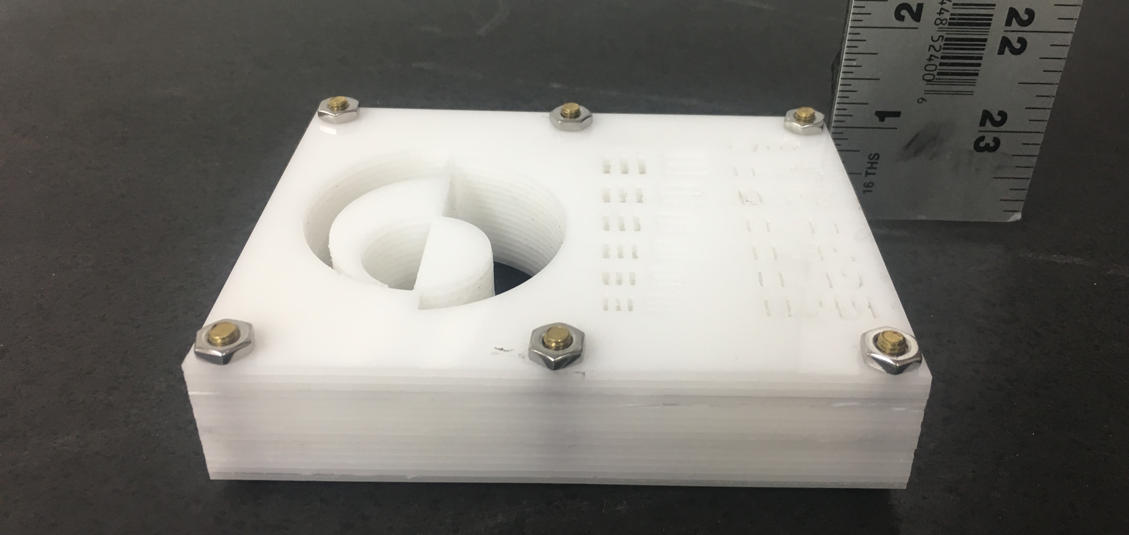 Neutron imaging phantom